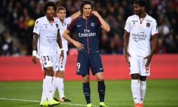 L'attaquant du PSG Edinson Cavani (c) auteur d'un doublé face à Nice au Parc des Princes, le 27 octobre 2017 