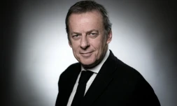 L'éditeur Olivier Nora pose lors d’une séance photo à Paris le 2 février 2018.