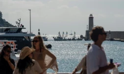 Des bateaux de pêcheurs en colère bloquent le port de Nice, le 17 septembre 2026
