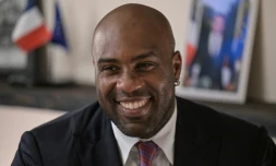 Le quintuple champion olympique de judo, Teddy Riner, interviewé au Pavillon France de l'Exposition universelle d'Osaka, le 13 septembre 2025