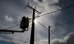 Un salarié d'Enedis, mobilisé dans le cadre de la Force d’intervention rapide de l’électricité à Pont-Aven en Bretagne à la suite du passage de la tempête Ciaran, est décédé dans un accident
