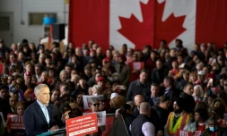Le candidat libéral et Premier ministre canadien Mark Carney pour l'un des derniers meetings de campagne à Mississauga, le 27 avril 2025