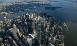 Prise de vue générale aérienne du 6 août 2021 de Manhattan, New York, qui a commencé à construire un mur anti-inondations dans le sud-est