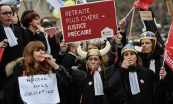 Des avocats manifestent contre la réforme des retraites, le 3 février 2020, à Paris