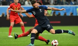 L'attaquant français Olivier Giroud contre la Belgique en demi-finale du Mondial, le 10 juillet 2018 à Saint-Pétersbourg