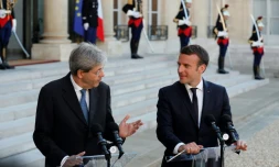 Emmanuel Macron et son homologue italien Paolo Gentiloni à l'Elysée à Paris le 21 mai 2017