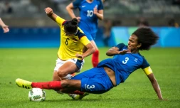 Liana Salazar et Wendie Renard lors du match France/Colombie le 3 août 2016 à Belo Horizonte