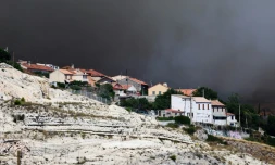 Nuage de fumée au dessus de Marseille provoqué par les incendies, le 8 juillet 2025