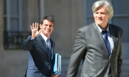 Le Premier ministre Manuel Valls et le ministre de l'Agriculture et porte-parole du gouvernement Stéphane Le Foll le 22 août 2016 à la sortie de l'Elysée à Paris