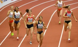 La Française Floria Gueï fonce vers la victoire sur 400 m aux Championnats d'Europe en salle à Belgrade, le 4 mars 2017