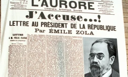 Reproducton de la Une de l'Aurore du 13 janvier 1898, portrait non daté du romancier Emile Zola