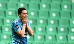 Le dépit de l'attaquant de Marseille, Florian Thauvin, aprÚs la défaite à l'issue du match de Ligue 1 à Saint-Etienne, le 9 mai 2021