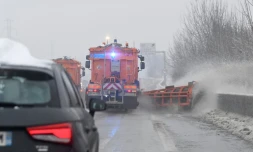 Difficultés en raison d'importantes chutes de neige  sur les routes le 30 décembre 2017 vers les stations de ski entre Albertville et Moutiers