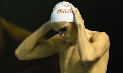 Le nageur français Yannick Agnel s'apprĂȘte Ă disputer la finale du 200 m des championnats de France Ă Montpellier, le 30 mars 2016