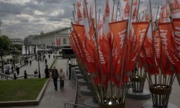 La place Manejnaïa, dans le centre de Moscou, décorée pour les cérémonies du 9 mai