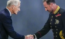 Le nouveau roi Haakon VIII recontre le Premier ministre Jonas Gahr Støredans après la mort de son père Harald, à Oslo le 28 août 2026