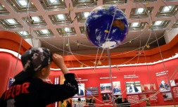 Une exposition au Musée nationale de Chine à Pékin explique aux visiteurs le système de navigation Beidou, en février 2019 