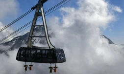 Une télécabine, qui transportait des ouvriers, s'est encastrée à grande vitesse mardi à son arrivée en gare dans la station de Val Thorens, en Savoie, faisant huit blessés dont deux graves