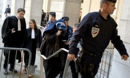 Ludivine Chambet, infirmière soupçonnée d'avoir administré des cocktails mortels à des retraités arrive au tribunal de Chambéry, le 9 mai 2017