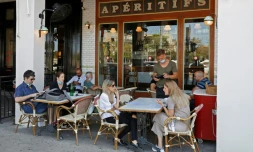 Une terrasse à Tel Aviv, sur la cÎte méditerranéenne, en Israël, le 27 mai 2020