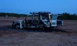 Epave du véhicule pris pour cible par des assaillants en moto qui ont tué ses huit passagers, 6 Français et deux Nigériens, le 9 aÎut 2020 dans la région de Kouré au Niger