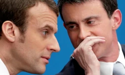 Emmanuel Macron (g) et Manuel Valls, le 8 avril 2015 à Paris
