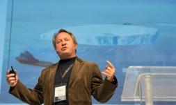 Le capitaine Sud-africano-zambien Nick Sloane présente son projet de remorquage d'un iceberg vers Le Cap, victime d'une sécheresse historique, le 16 mai 2018