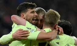 Le Norvégien Erling Haaland entouré de ses coéquipiers après son but contre le Bayern Munich en quart de finale retour de la Ligue des champions à Munich le 19 avril 2023 