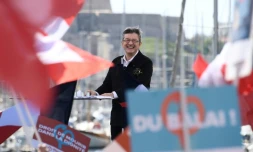 Jean-Luc Mélenchon lors d'un meeting sur le vieux port de Marseille, le 9 avril 2017