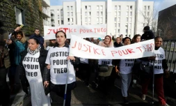 Plusieurs centaines de personnes participaient lundi 6 février 2017 à une marche à Aulnay-sous-Bois, pour réclamer "Justice pour Théo"