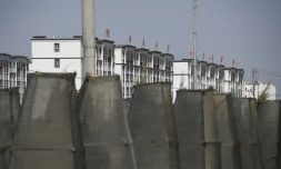 Des bâtiments qui feraient partie d'un centre de rééducation où sont emprisonnés des Ouïghours à Hotan, dans la région du Xinjiang en Chine, le 31 mai 2019