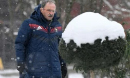 L'entraßneur du XV de France, Jacques Brunel, arrive à Marcoussis pour une séance d'entraßnement, le 9 février 2018