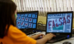 Un cours sur les fake-news, ou désinformation, le 21 juin 2018 à Sao Paulo, au Brésil