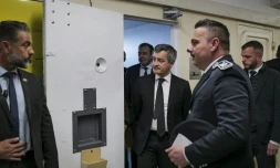 Le ministre français de la Justice Gérald Darmanin lors d'une visite du centre pénitentiaire de Saint-Maur, près de Châteauroux, dans le centre de la France le 28 février 2025