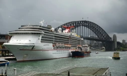 Le bateau de croisière Carnival Spirit dans le ort de Sydney, le 16 mars 2020 en Australie