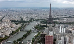 Le plafonnement des loyers est de retour: plus d'un an et demi aprĂšs son arrĂȘt et grĂące Ă l'adoption de la loi Elan, cette mesure emblĂ©matique s'applique Ă nouveau Ă compter de lundi mais seulement Ă Paris, au grand dam des propriĂ©taires