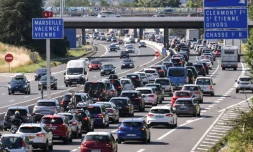 Trafic chargé sur l'A7 entre Lyon et Vienne, le 10 juillet 2021