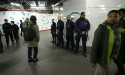 Des agents de la sécurité de la RATP, à la station Chatelet-les-Halles à Paris, le 23 mars 2016