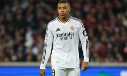 L'attaquant français du Real Madrid Kylian Mbappé lors du match de l'UEFA Champions League entre le Lille LOSC et le Real Madrid au stade Pierre Mauroy de Villeneuve-d'Ascq, le 2 octobre 202 4dans le nord de la France