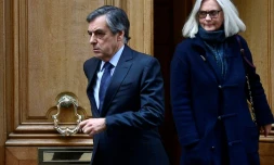 L'ancien Premier ministre François Fillon et son épouse Penelope, le 24 février 2020 à Paris