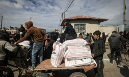 Distribution d'aide alimentaire Ă Rafah, dans le sud de la bande de Gaza, le 28 janvier 2024