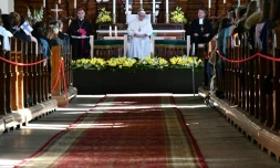 Le pape François lors d'une rencontre avec des jeunes dans l'église luthérienne de Kaarli à Tallinn, le 25 septembre 2018