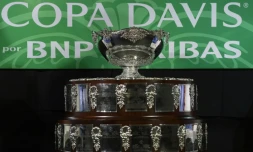 Le saladier d'argent, trophée du vainqueur de la Coupe Davis, est remis en jeu pour cette saison par l'Argentine, le 2 février 2017 à Buenos Aires