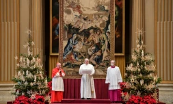 Le pape François (c) lors de son traditionnel message de Noël, le 25 décembre 2020 au Vatican