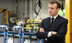 Emmanuel Macron dans l'usine Renault de Maubeuge, le 8 novembre 2018