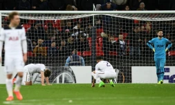 La détresse des joueurs de Tottenham éliminés par La Gantoise en 8e de finale de l'Europa League, le 23 février 2017 à Wembley