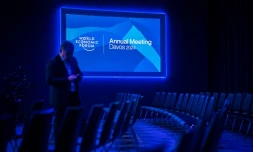 Vue d'intérieur du centre de CongrÚs de Davos en Suisse le 15 janvier 2024, à la veille de l'ouverture du Forum économique mondial