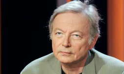 L'éditeur Paul Otchakovsky-Laurens, fondateur des éditions P.O.L. à Paris, le 7 juin 2005