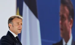 Le président français Emmanuel Macron prononce un discours lors de la cérémonie d'inauguration du centre de formation et d'innovation TANGRAM à Marseille, dans le sud de la France, le 8 mai 2024