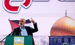 Photo d'archive de Yahya Sinouar, chef du mouvement islamiste palestinien Hamas dans la bande de Gaza, lors d'un discours dans la ville de Gaza, le 14 avril 2023